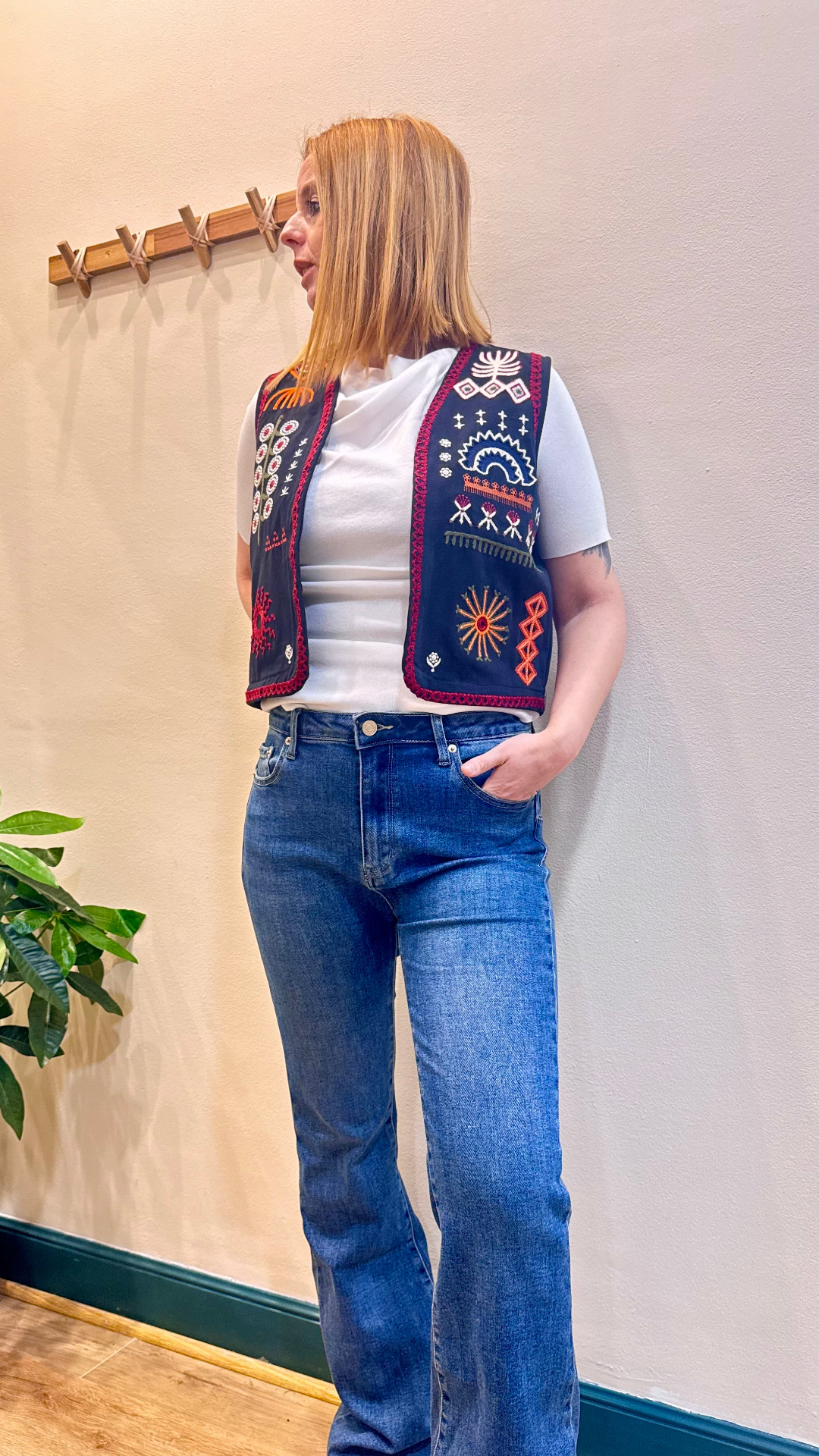 Chaleco Boho Bordado – Un toque étnico para tu estilo