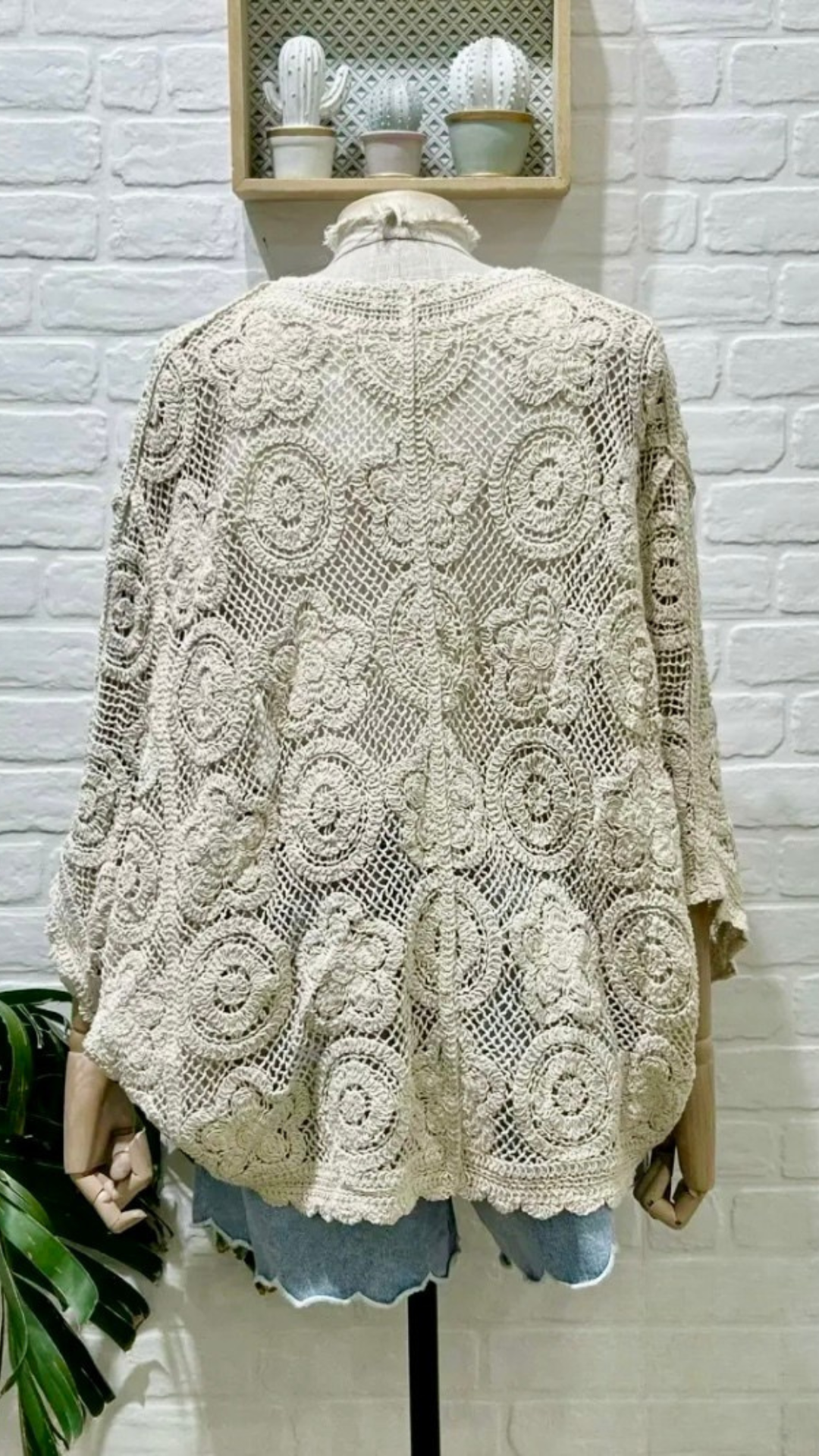 Kimono Crochet – El toque boho que eleva cualquier look