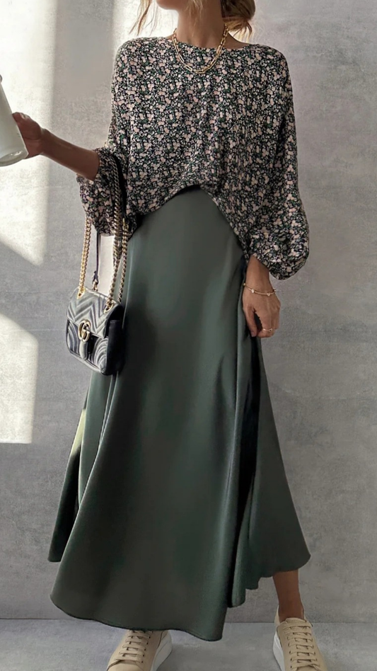 Falda Midi Satinada – Sofisticación con un Toque Casual