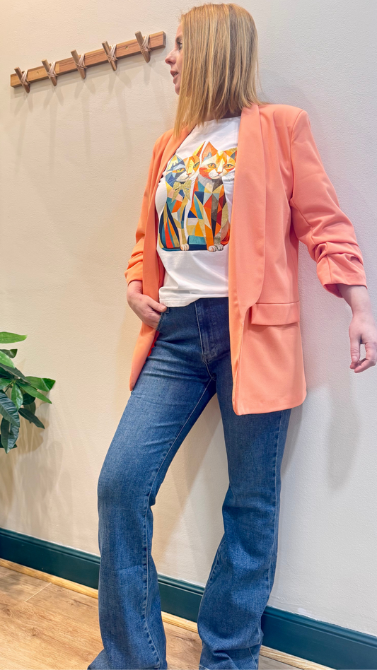 Blazer Anna – Un Toque de Color y Estilo