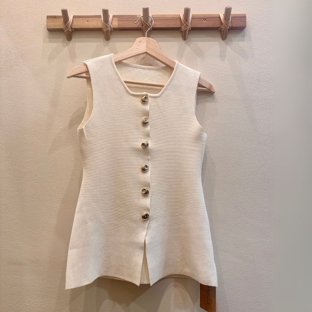 Chaleco de Punto con Botones – Minimalismo Sofisticado